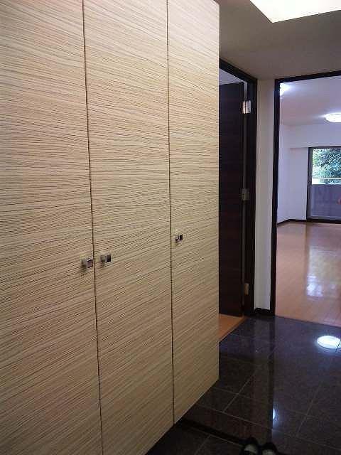 Entrance. Storage capacity is rich shoes cloak (^_^) from sandals to boots / You Katazuki entrance around the neat (* ^ _ ^ *)