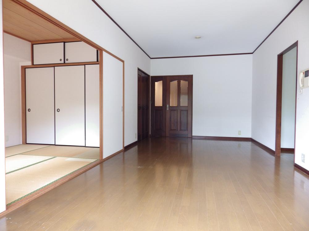 Living. You can also will be used by connecting a Japanese-style room.