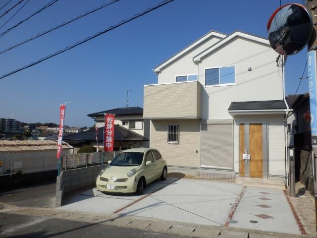 Local appearance photo. New construction