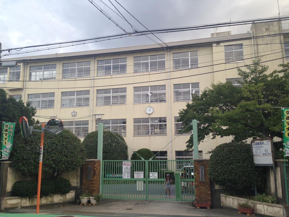 Primary school. 719m to Fukuoka Tatsuhigashi flower garden Elementary School