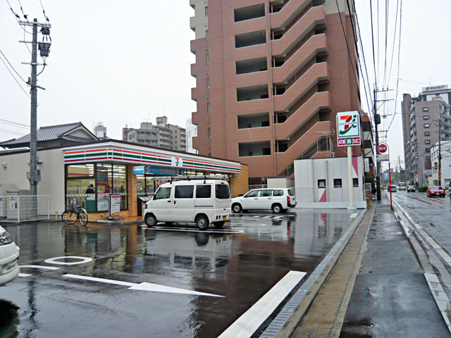 Convenience store. 20m until the Seven-Eleven (convenience store)