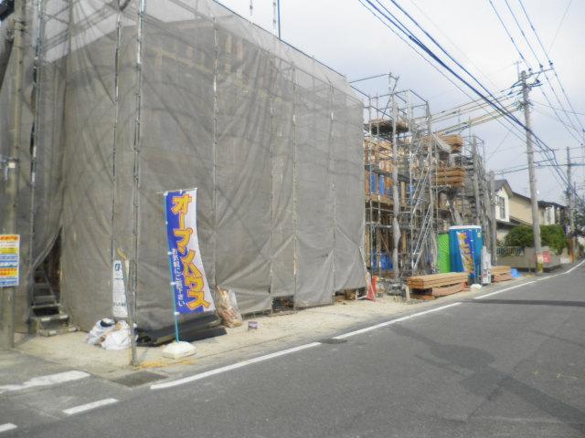 Local photos, including front road. Local (September 2013) Shooting