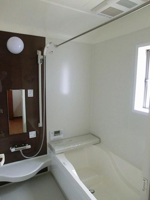 Same specifications photo (bathroom). There is a window in the bathroom! Reheating ・ Possible heat insulation! (Same specifications photo)
