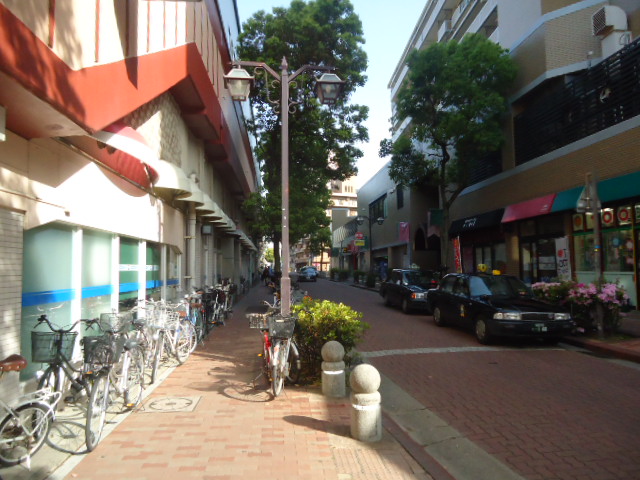 Shopping centre. 916m to Nishitetsu Takamiya Meitengai (shopping center)