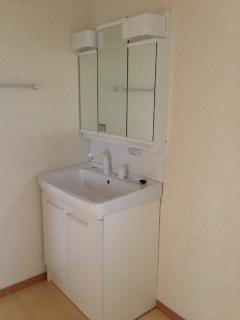 Wash basin, toilet. Indoor (September 2013) Shooting