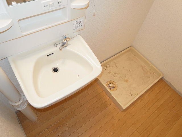 Washroom. Wash basin ・ Laundry Area!