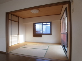 Living and room. Japanese-style room is also useful to have 1 room. 