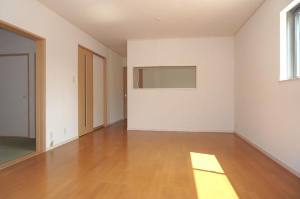 Same specifications photos (living)