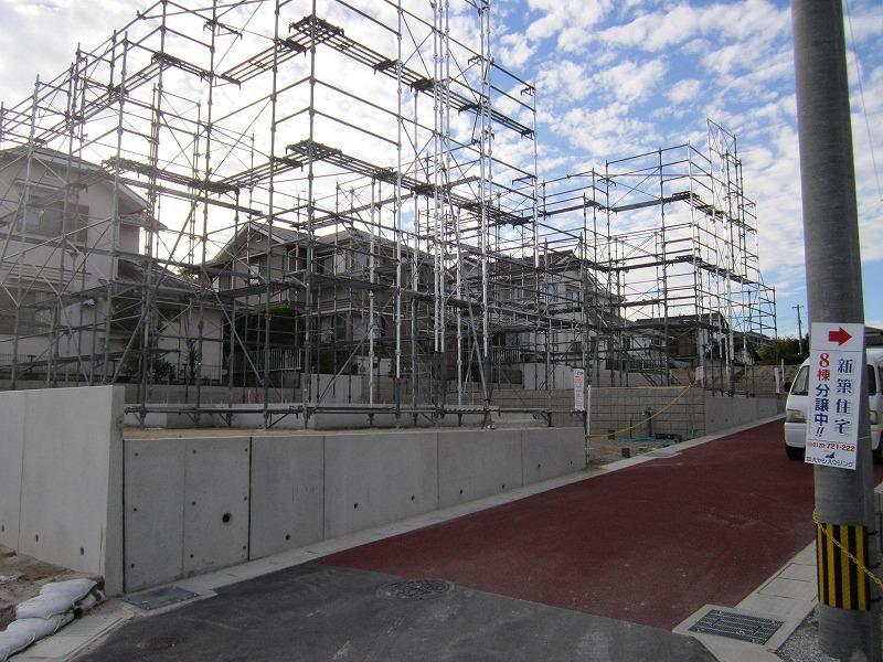 Local photos, including front road. Local (11 May 2013) Shooting Under construction