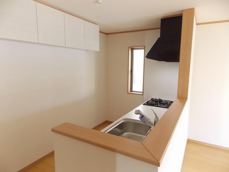 Kitchen. Kitchen space is also spacious (^_^) / ~