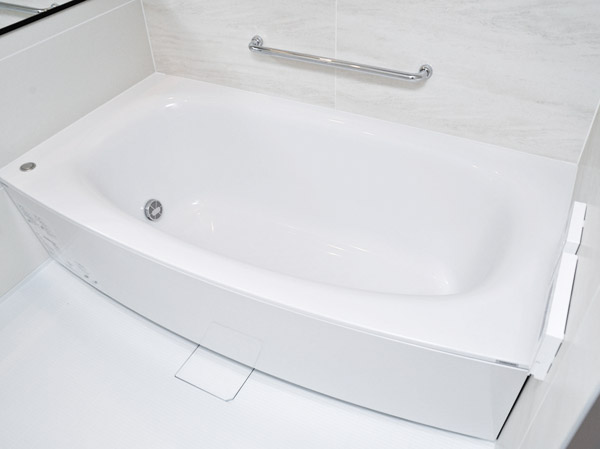 Bathing-wash room.  [Arcuate tub] Arcuate tub that incorporates a soft curve. Wraps tired body leisurely, It delivers a healing quality to the daily bath time. (Same specifications)
