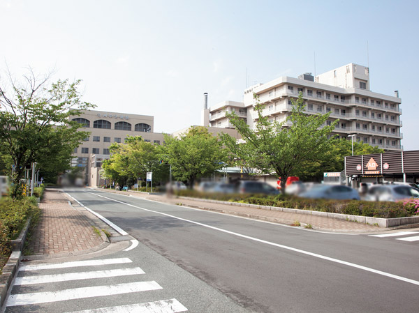 Surrounding environment. Kyushu Central Hospital (about 720m / A 9-minute walk)