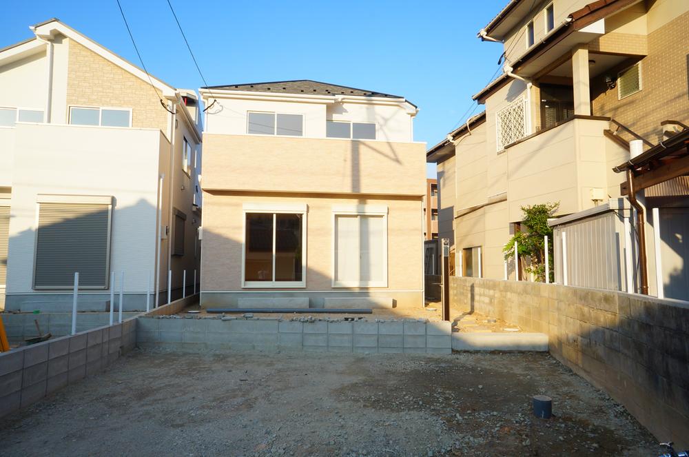 Local appearance photo. ◇ 2 No. land ◇