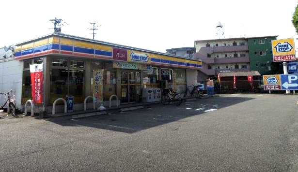 Convenience store. MINISTOP up (convenience store) 750m