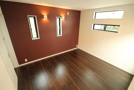 Same specifications photos (Other introspection). Western-style muted colors bring a sense of security. A bright light and then insert from the slit window that combines the functional aspects and design. Structure that was thought to privacy.