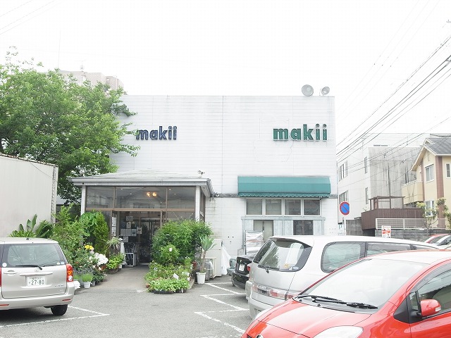 Supermarket. Makii Sanso dori to (super) 403m