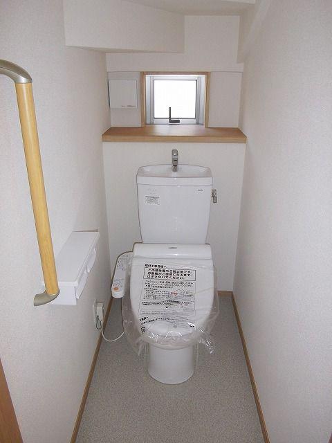 Toilet.  ※ The same type of use