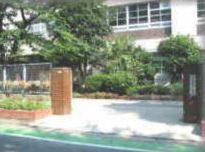 Primary school. 1500m to the west flower garden elementary school (elementary school)