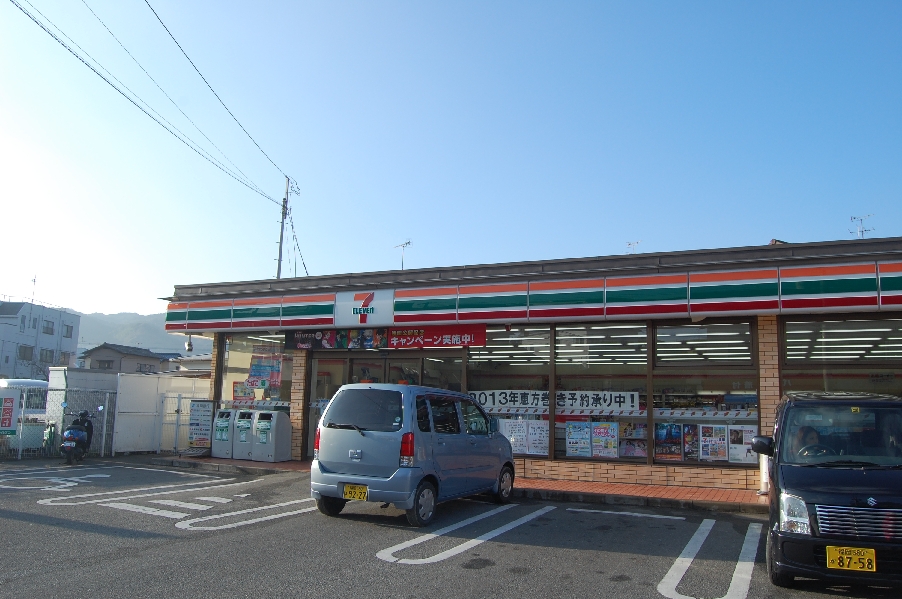 Convenience store. Seven-Eleven Fukuoka Tsuruta 4-chome up (convenience store) 447m