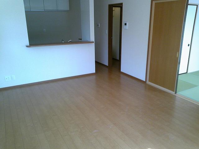 Same specifications photos (living). Living 16 Pledge (same specifications photo)