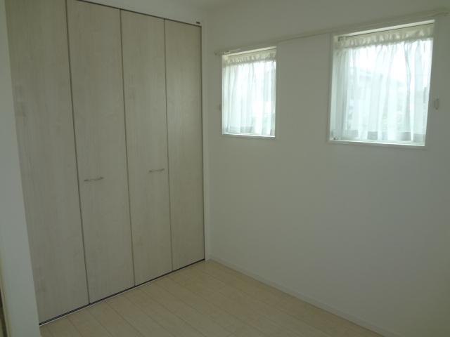 Other introspection. Bright children's room