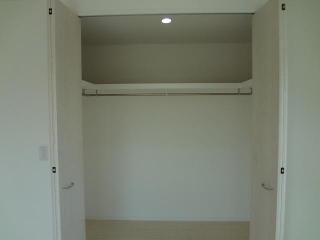 Other introspection. Easy storage of home Walk-in closet