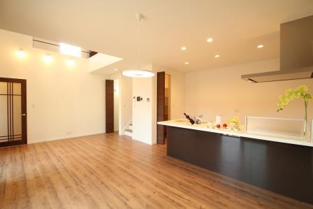 Living. It pours To terrible sunlight in the living warmth pleasant south-facing tree. Adopt a living stairs can feel the family more familiar.