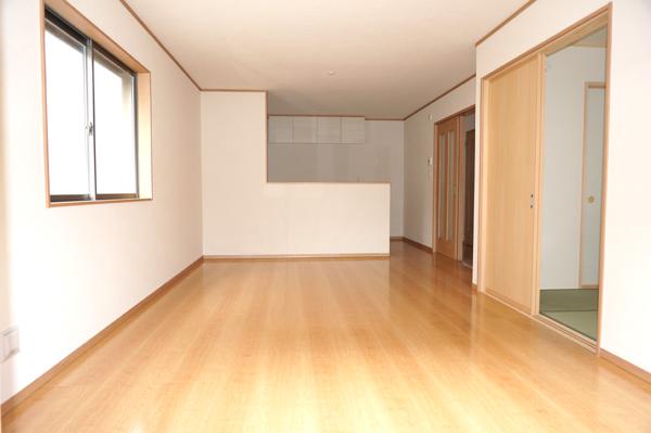 Same specifications photos (living). (1 Building) same specification