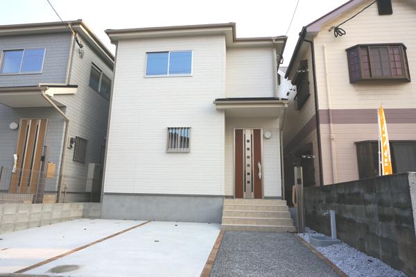 Local appearance photo. Local (10 May 2013) Shooting