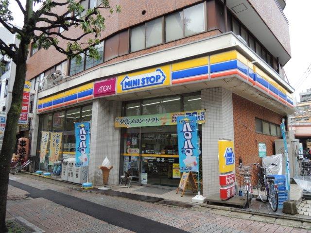 Convenience store. MINISTOP up (convenience store) 190m