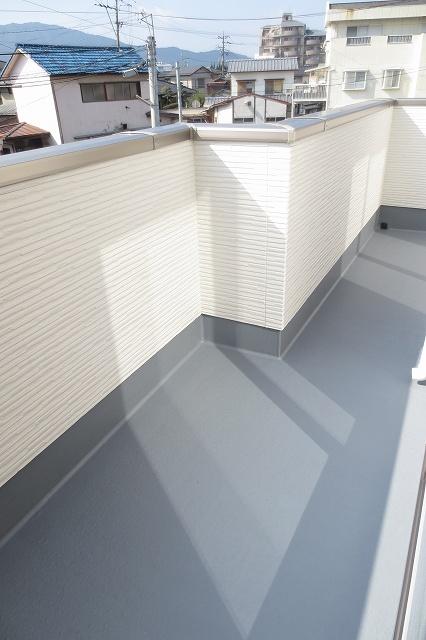 Balcony. South-facing balcony!