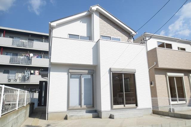 Local appearance photo. Indoor (11 May 2013) Shooting