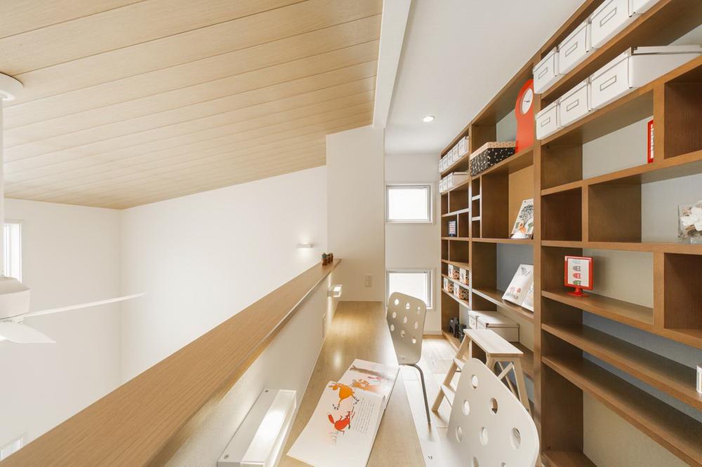 Other introspection. Set up a library of original design in the hallway of 2F "books gallery"