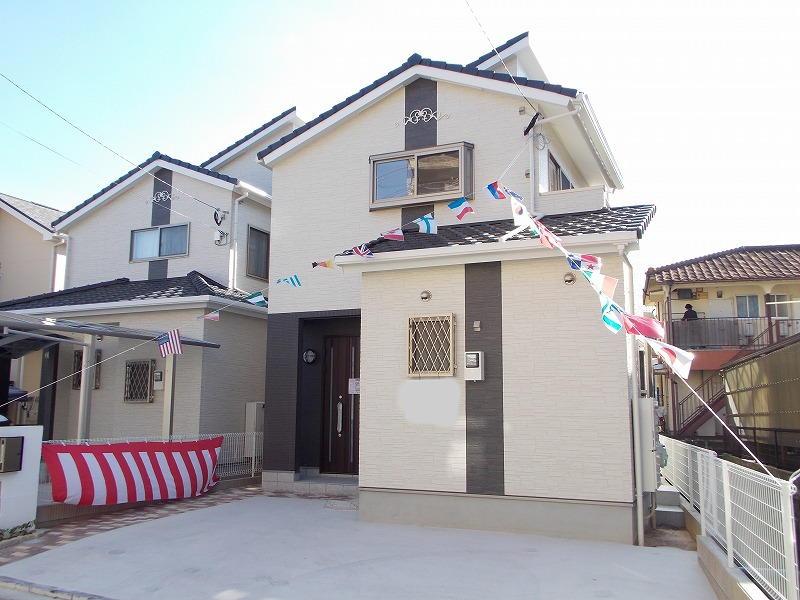 Same specifications photos (appearance). The same manufacturer is the property of the other areas that were building (* ^ _ ^ *) This is also expected to build a house with excellent response is such a design to the expectations (^_^) /