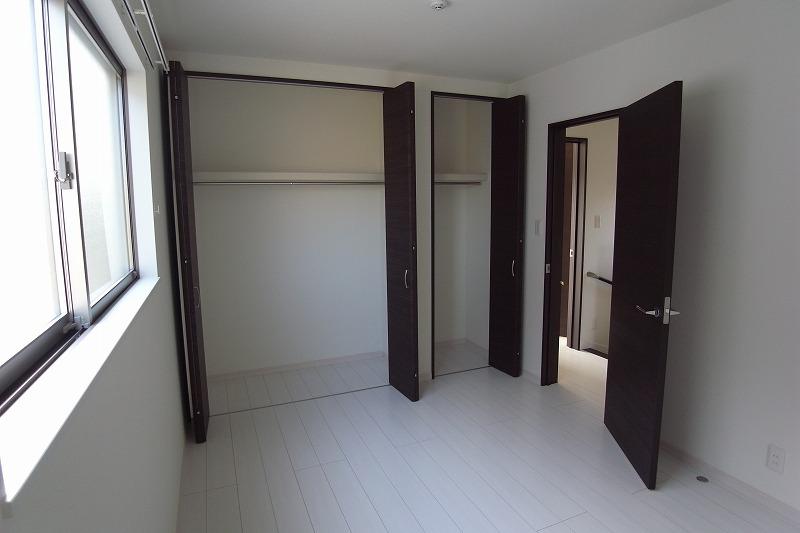 Non-living room. Indoor (12 May 2013) Shooting