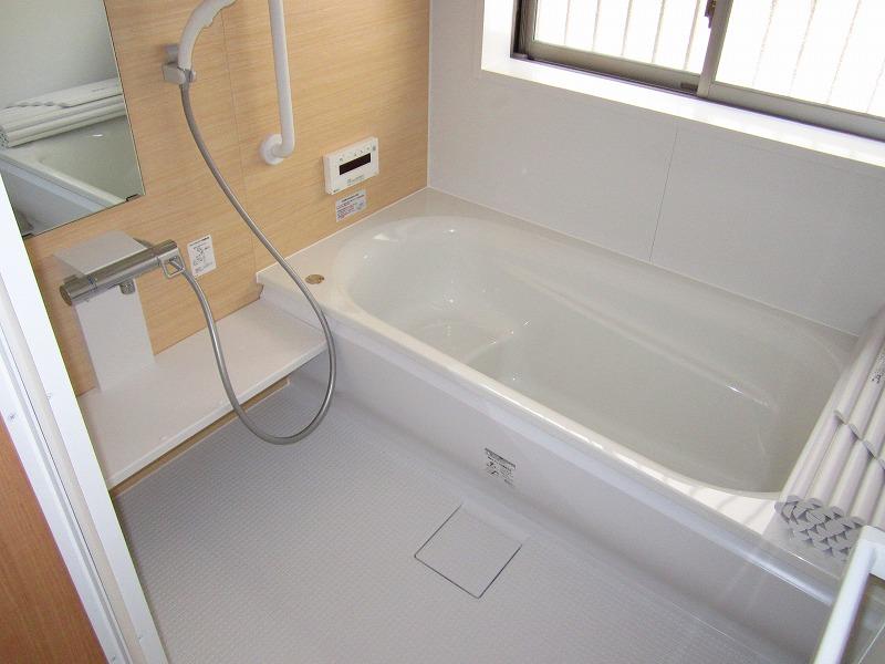 Bathroom. (1 Building)