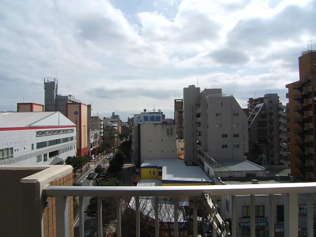 Balcony. View from the balcony Tree-lined street across from the Ohashi Station will increase the feeling of freedom