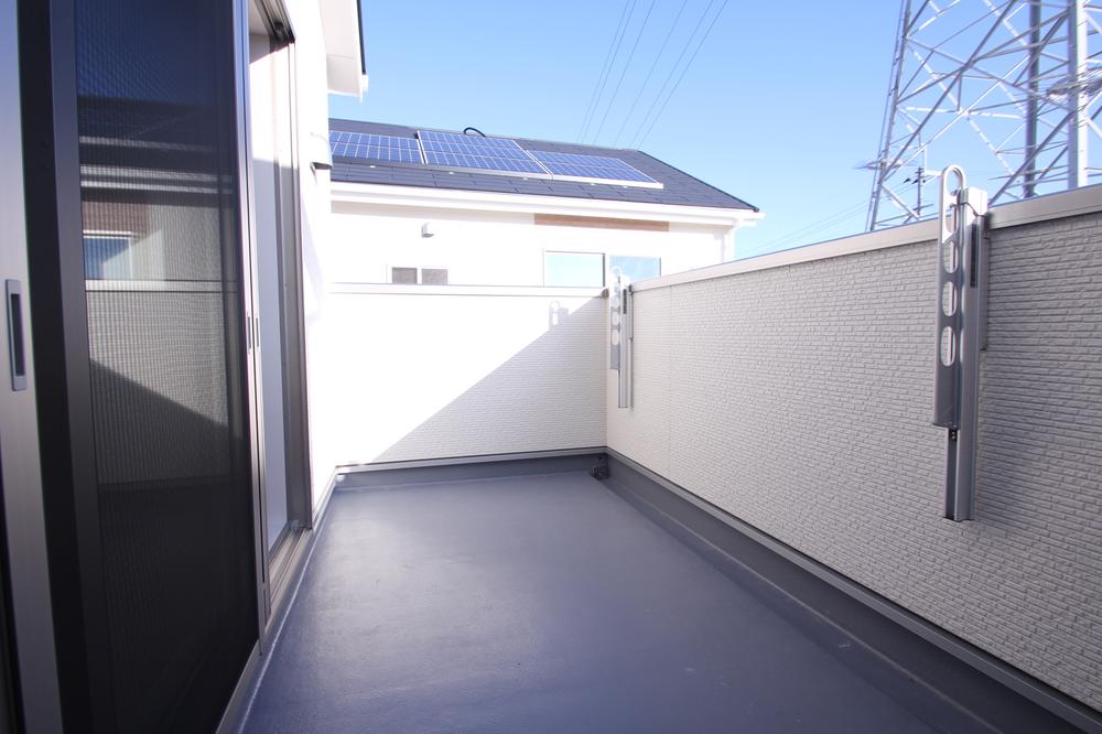 Balcony.  ☆ Image is a photograph at the time of completion ☆