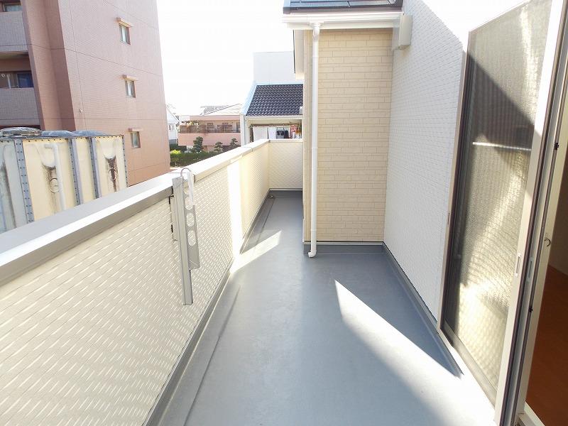 Balcony. The south side is with a wide balcony (^_^) /  It is best to hang out futon! !