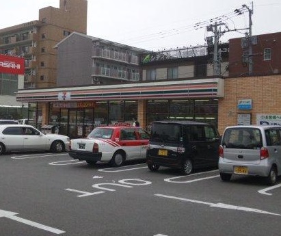 Convenience store. 240m to Seven-Eleven (convenience store)