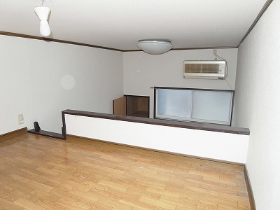 Other room space. Spacious loft! 