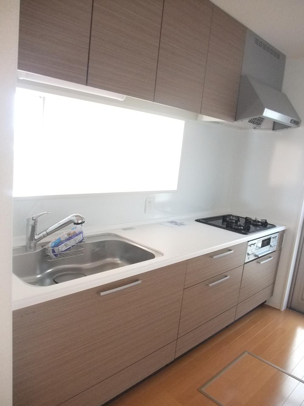 Same specifications photo (kitchen). It is different from the real thing.