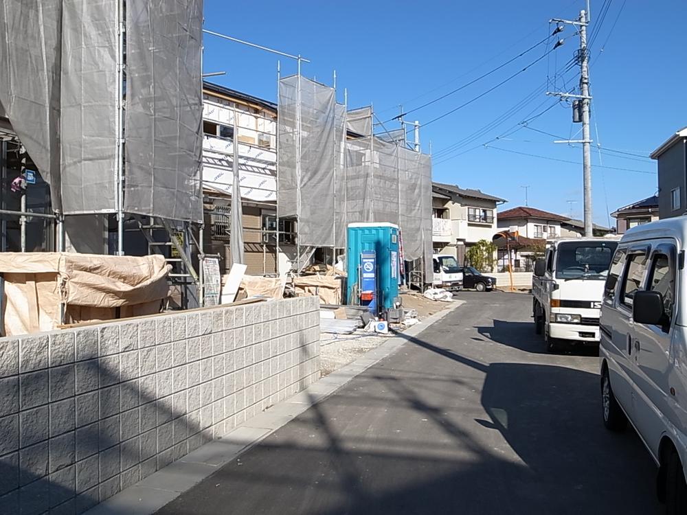 Local photos, including front road. Local (12 May 2013) Shooting