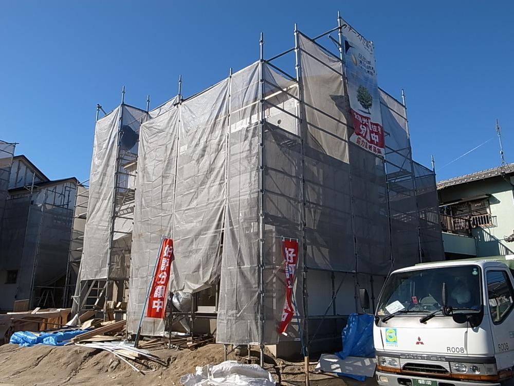 Local appearance photo. Local (12 May 2013) Shooting