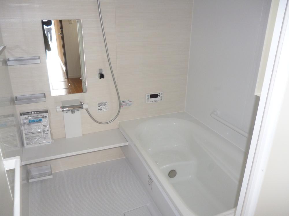 Bathroom. (November 2013) Shooting