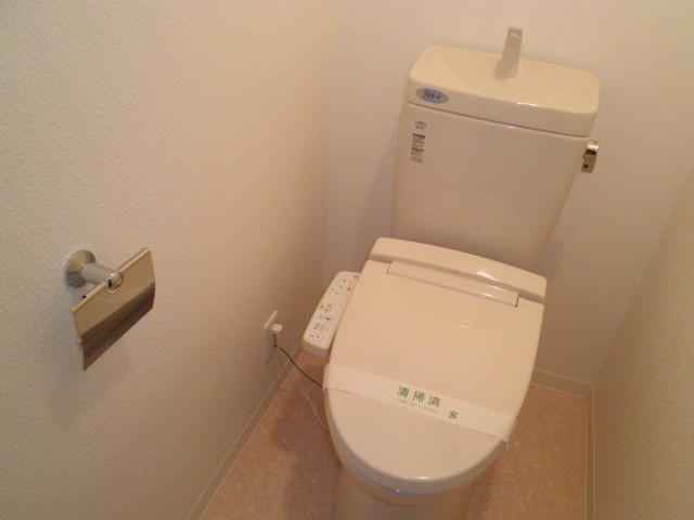 Toilet.  ■ Friendly bidet new to the buttocks!