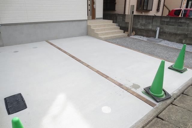 Parking lot. Car space 2 cars!