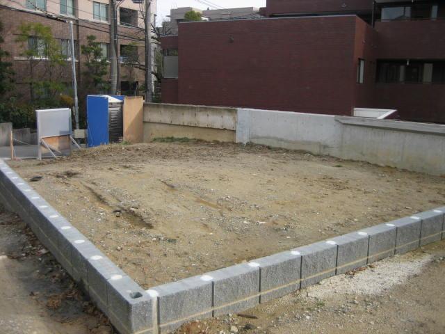 Local appearance photo. Local (12 May 2013) Shooting