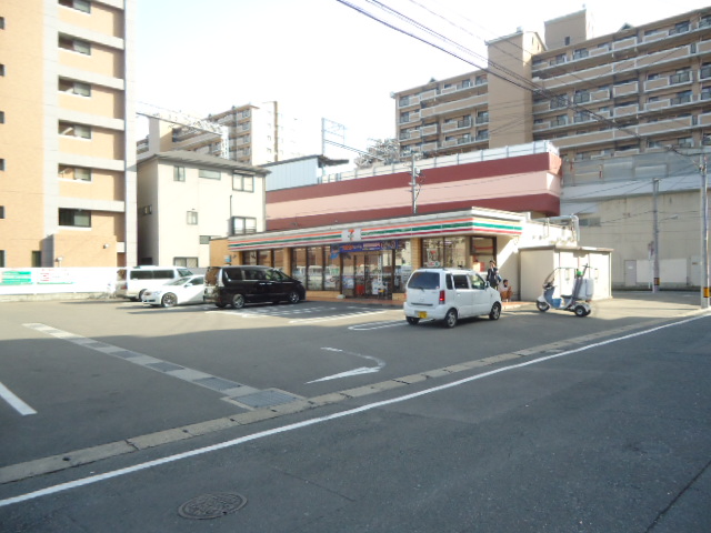 Convenience store. Eleven Fukuoka Takamiya Station store up (convenience store) 337m