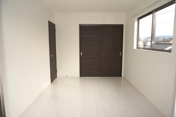 Non-living room. Indoor (12 May 2013) Shooting